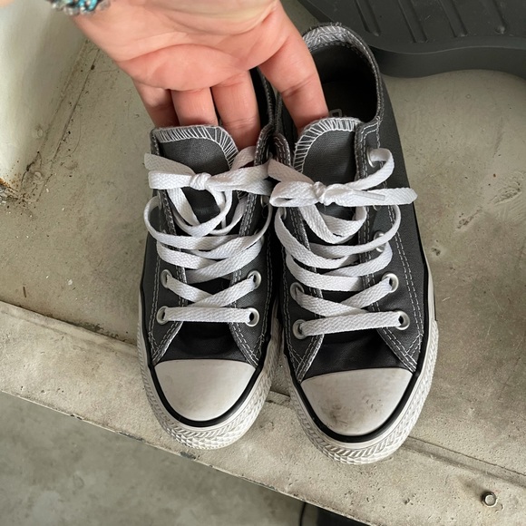 Converse - Picture 1 of 4